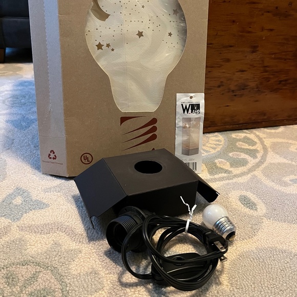 Paper Art Table Lamp - Light box lamp -Starry night on lake scene - Picture 8 of 11